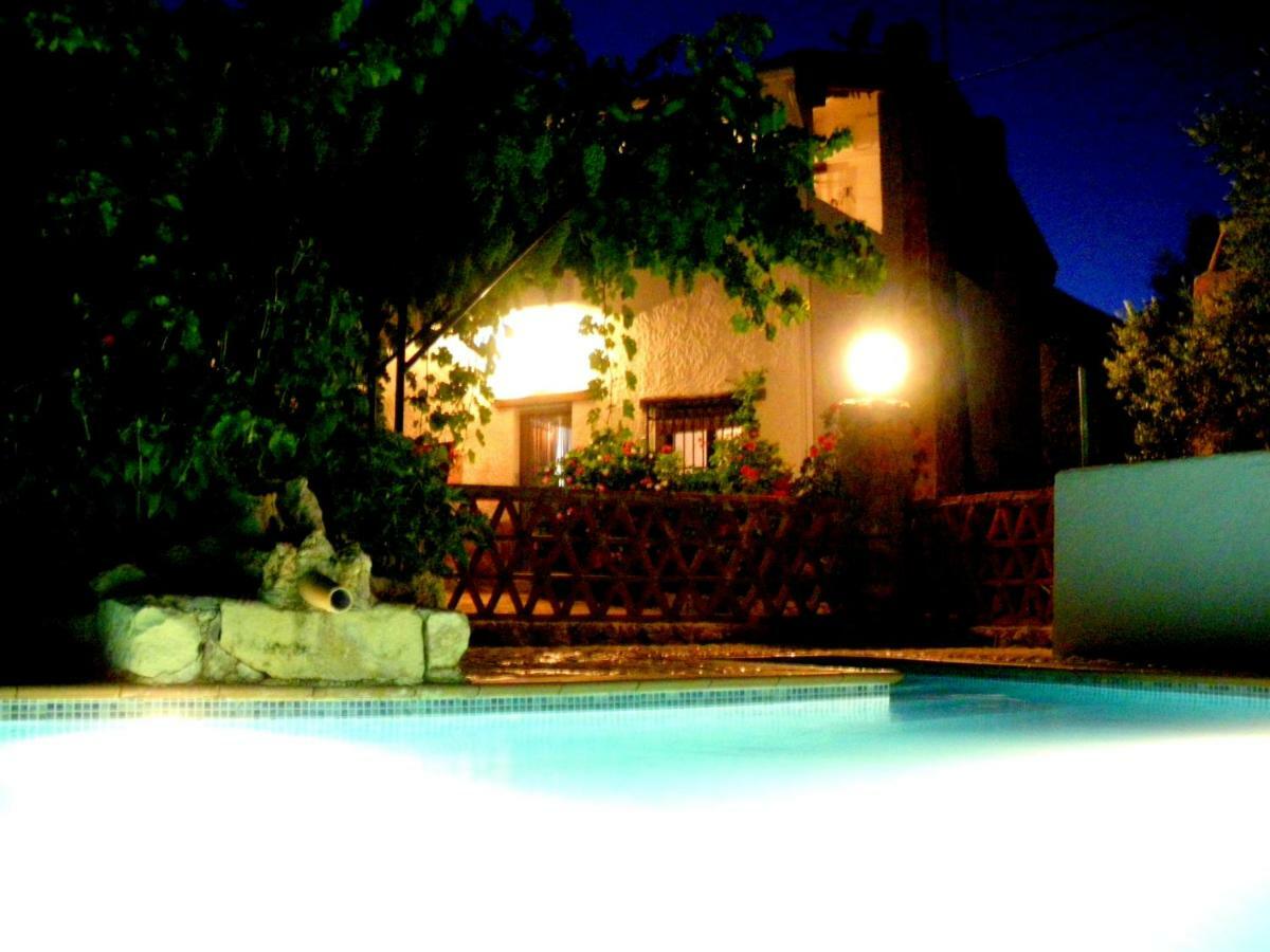 Alojamiento Rural El Agueelo Huelma Exterior foto